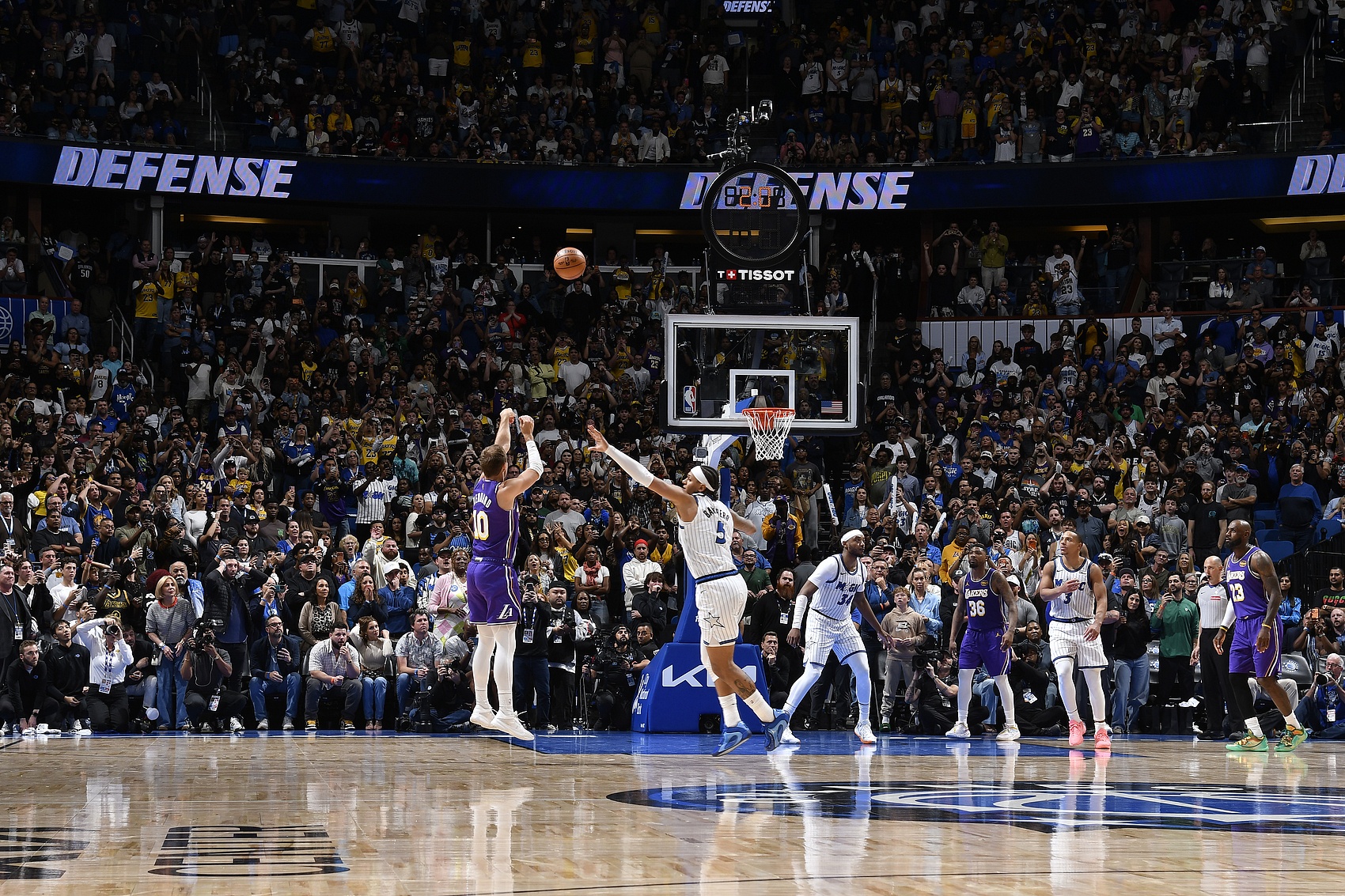 1xBET官网-肯纳德审判之投！东詹里哪个都不能放 湖人的进攻上限创造奇迹